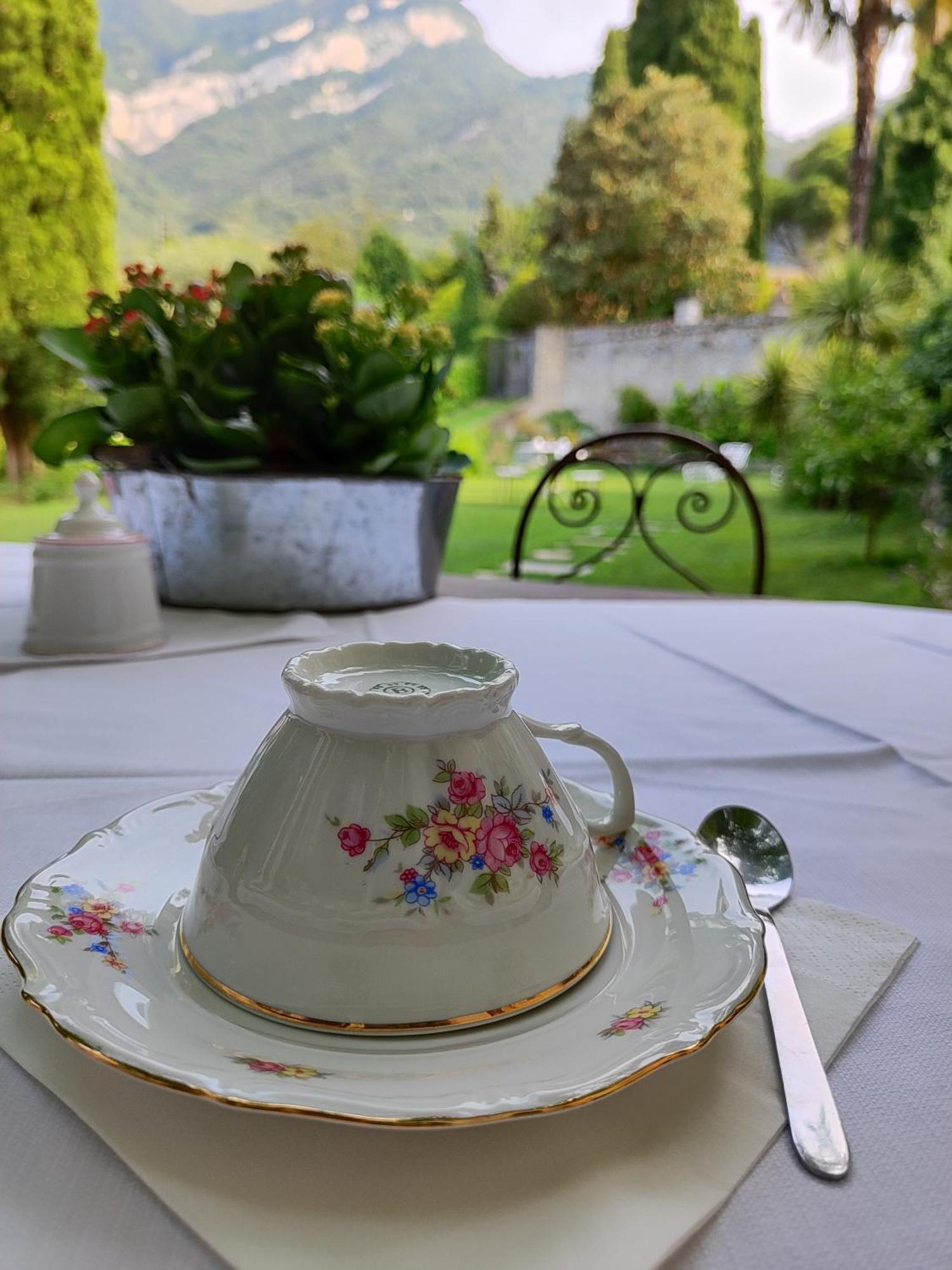 Casa Lumaca Bed and Breakfast Tremezzo Buitenkant foto